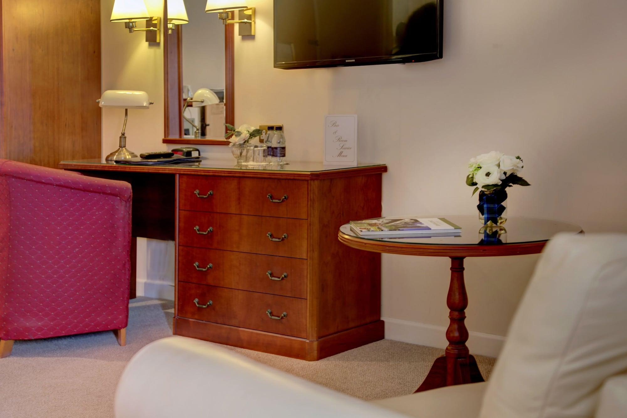 Best Western Plus Bentley Hotel, Leisure Club & Spa Thorpe on the Hill  Bagian luar foto