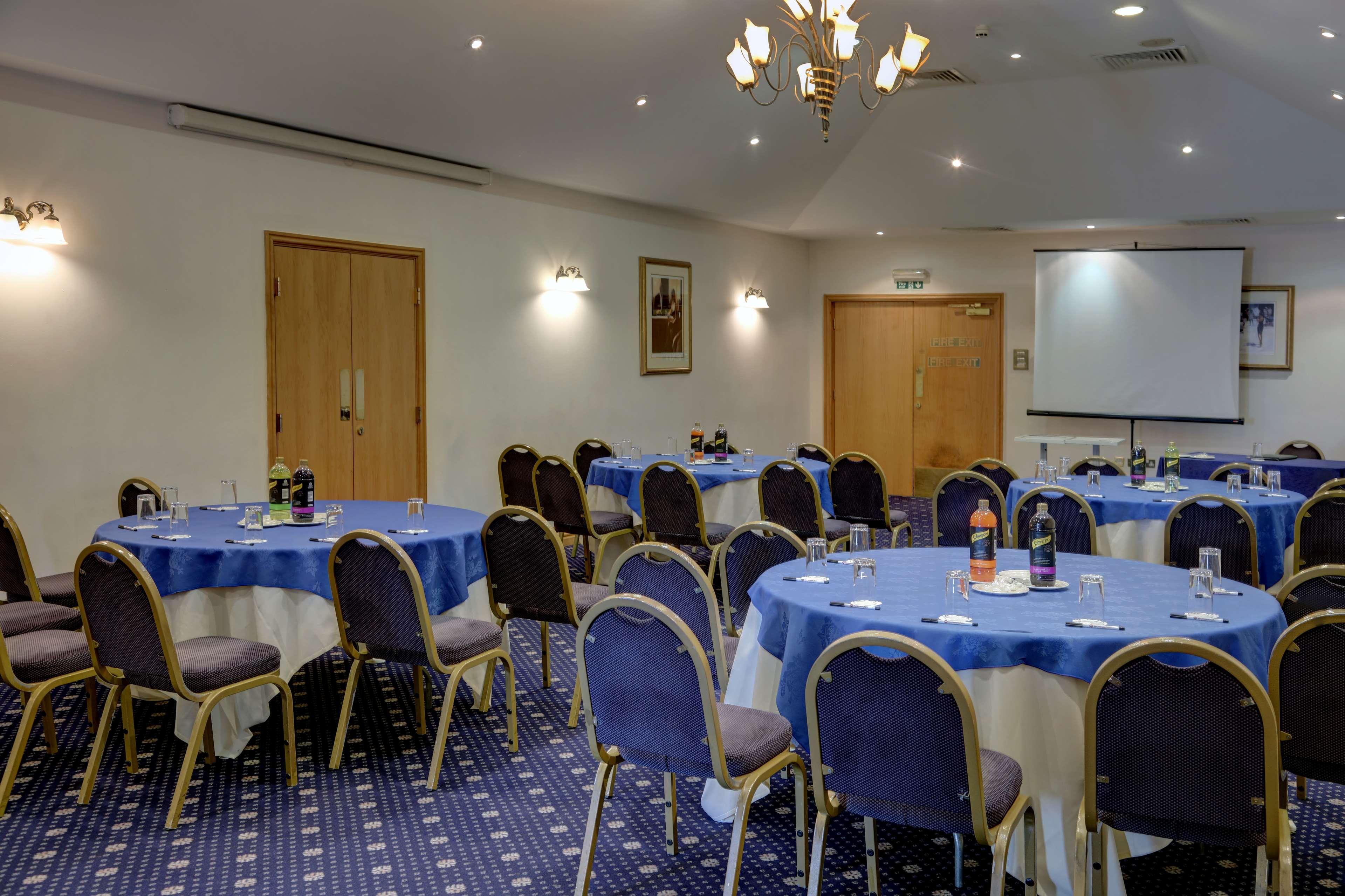 Best Western Plus Bentley Hotel, Leisure Club & Spa Thorpe on the Hill  Bagian luar foto